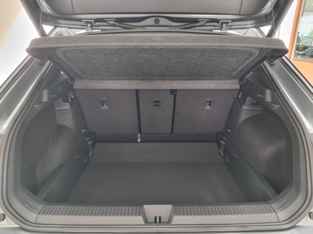 0679-0003290_p68 - VOLKSWAGEN - T ROC - 2026 - photo 12