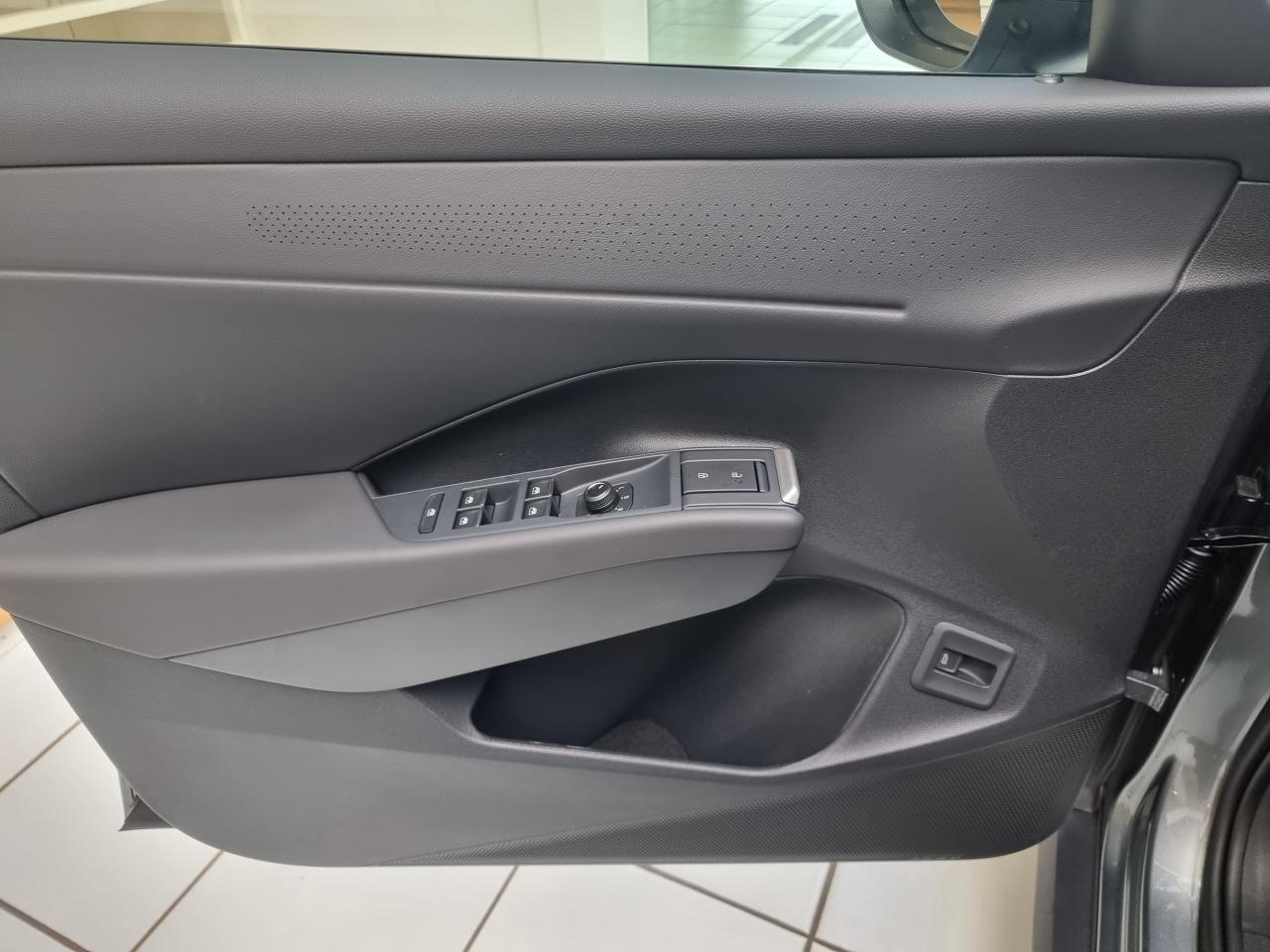 0679-0003290_p68 - VOLKSWAGEN - T ROC - 2026 - photo 16