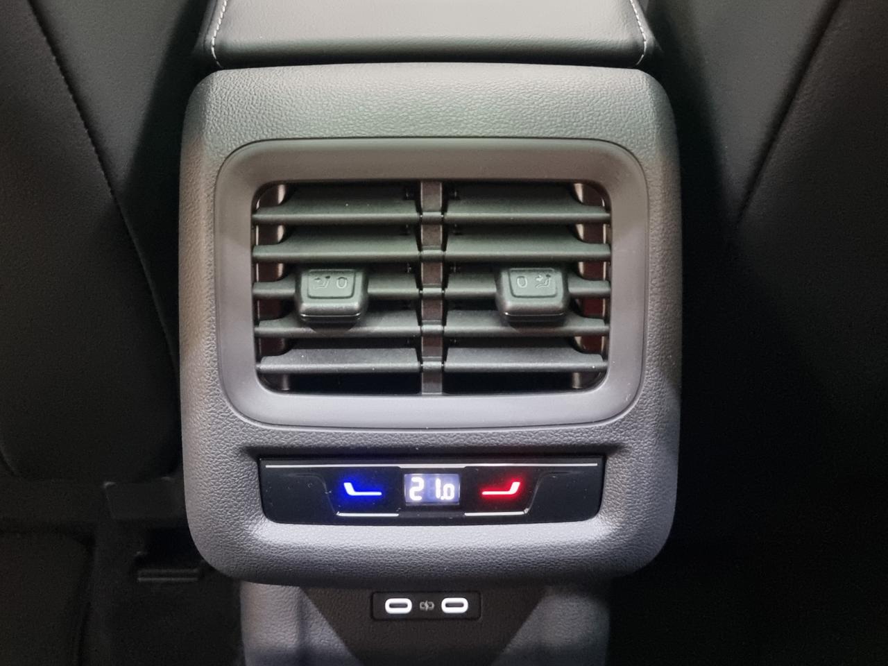 0679-0003294_p68 - VOLKSWAGEN - T ROC - 2026 - photo 21