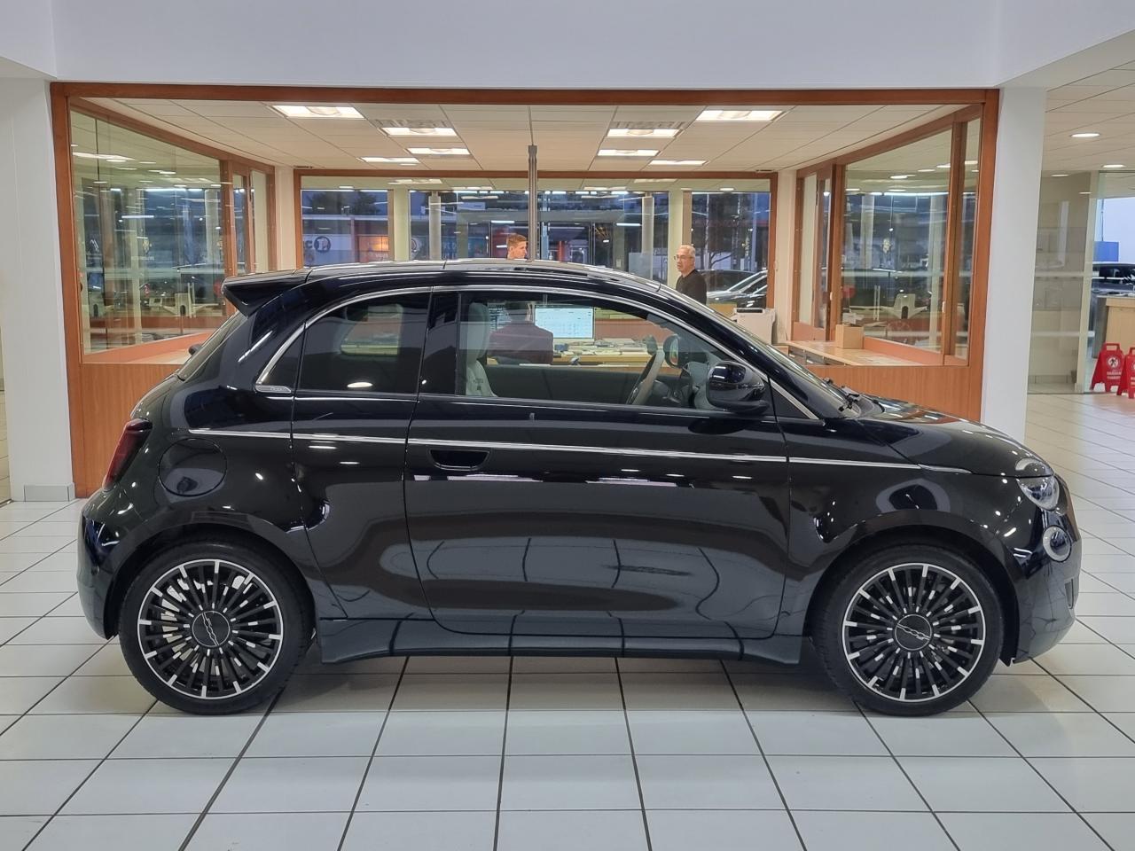 0679-0003300_p68 - FIAT - 500 - 2023 - photo 31