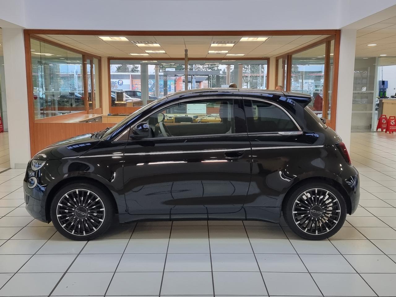 0679-0003300_p68 - FIAT - 500 - 2023 - photo 32