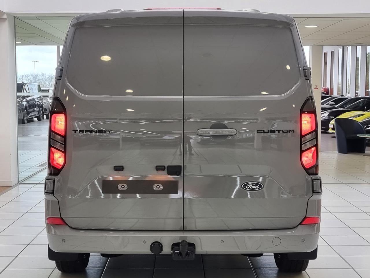 0679-0003327_p68 - FORD - TRANSIT - 2025 - photo 24