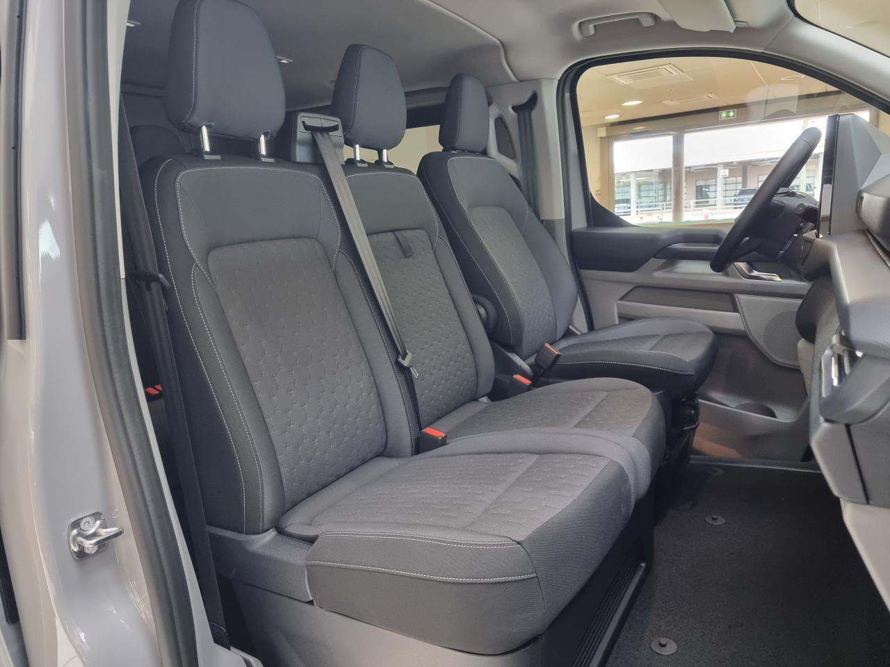 0679-0003327_p68 - FORD - TRANSIT - 2025 - photo 10