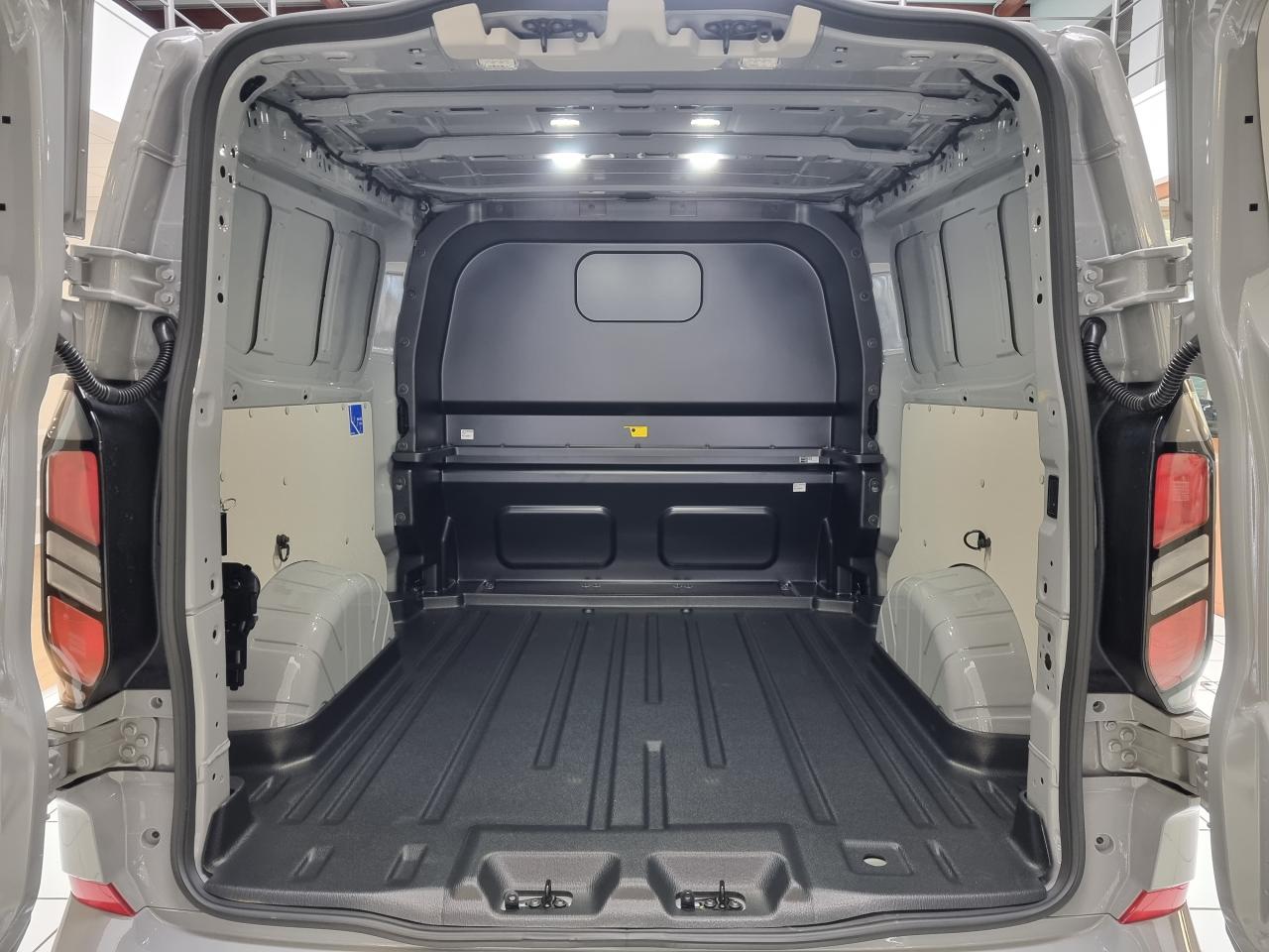 0679-0003327_p68 - FORD - TRANSIT - 2025 - photo 14