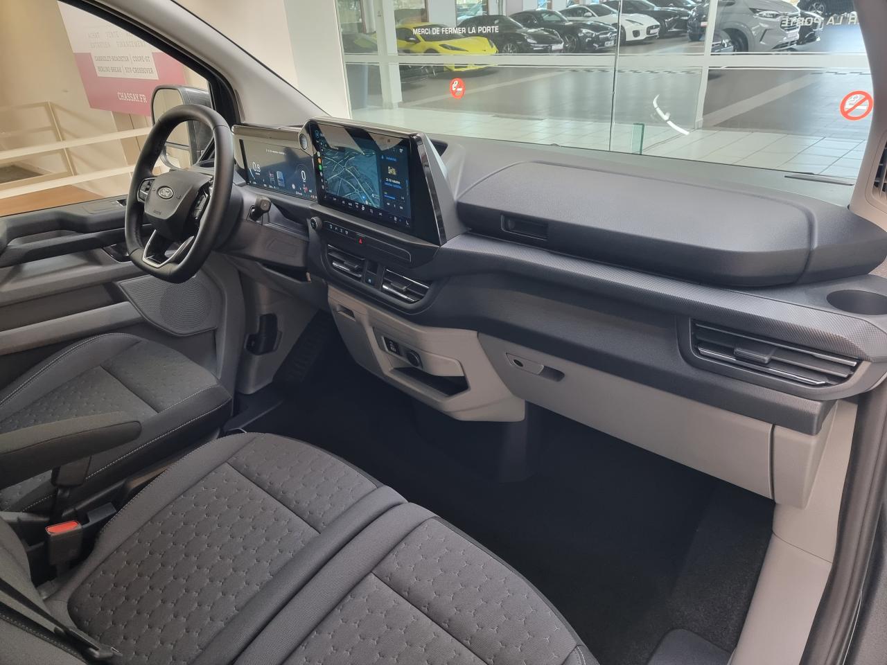 0679-0003328_p68 - FORD - TRANSIT - 2025 - photo 3