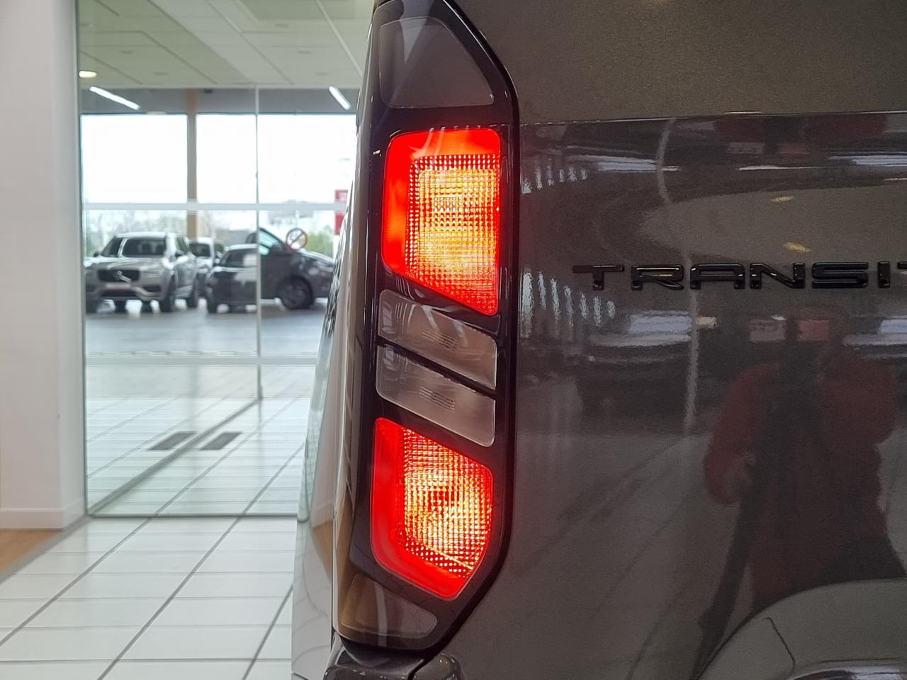 0679-0003328_p68 - FORD - TRANSIT - 2025 - photo 7