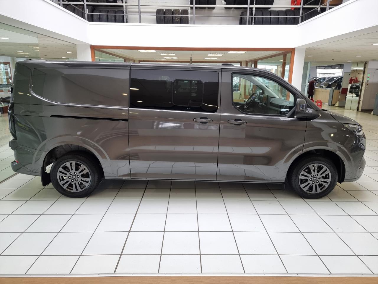 0679-0003328_p68 - FORD - TRANSIT - 2025 - photo 26