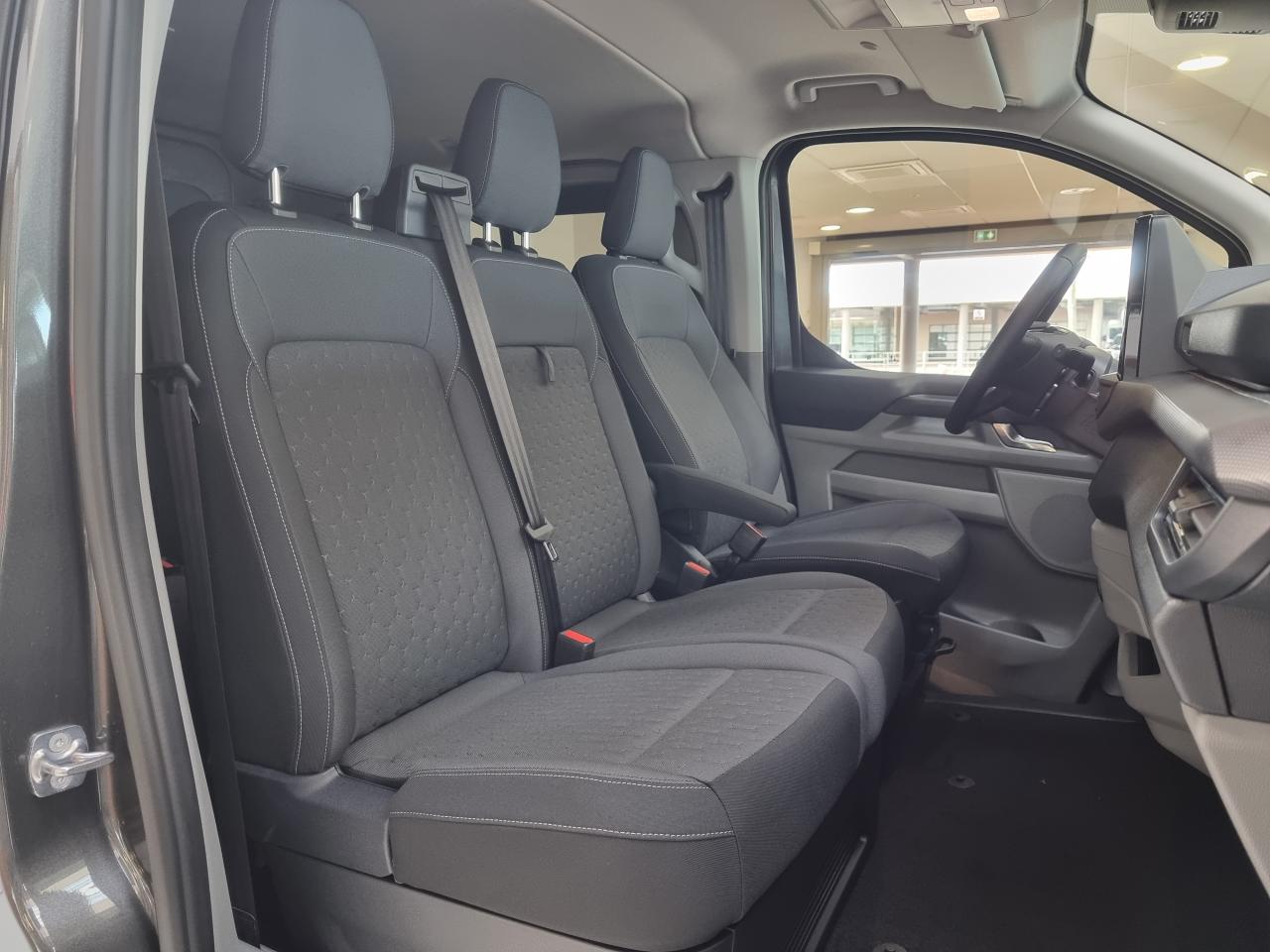 0679-0003328_p68 - FORD - TRANSIT - 2025 - photo 10