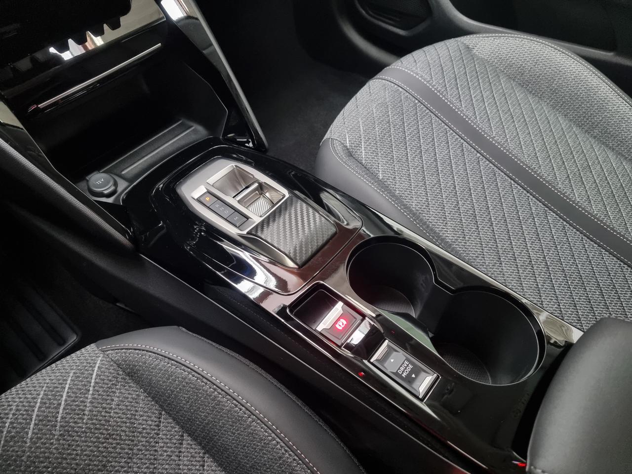 0679-0003330_p68 - PEUGEOT - 208 - 2026 - photo 16