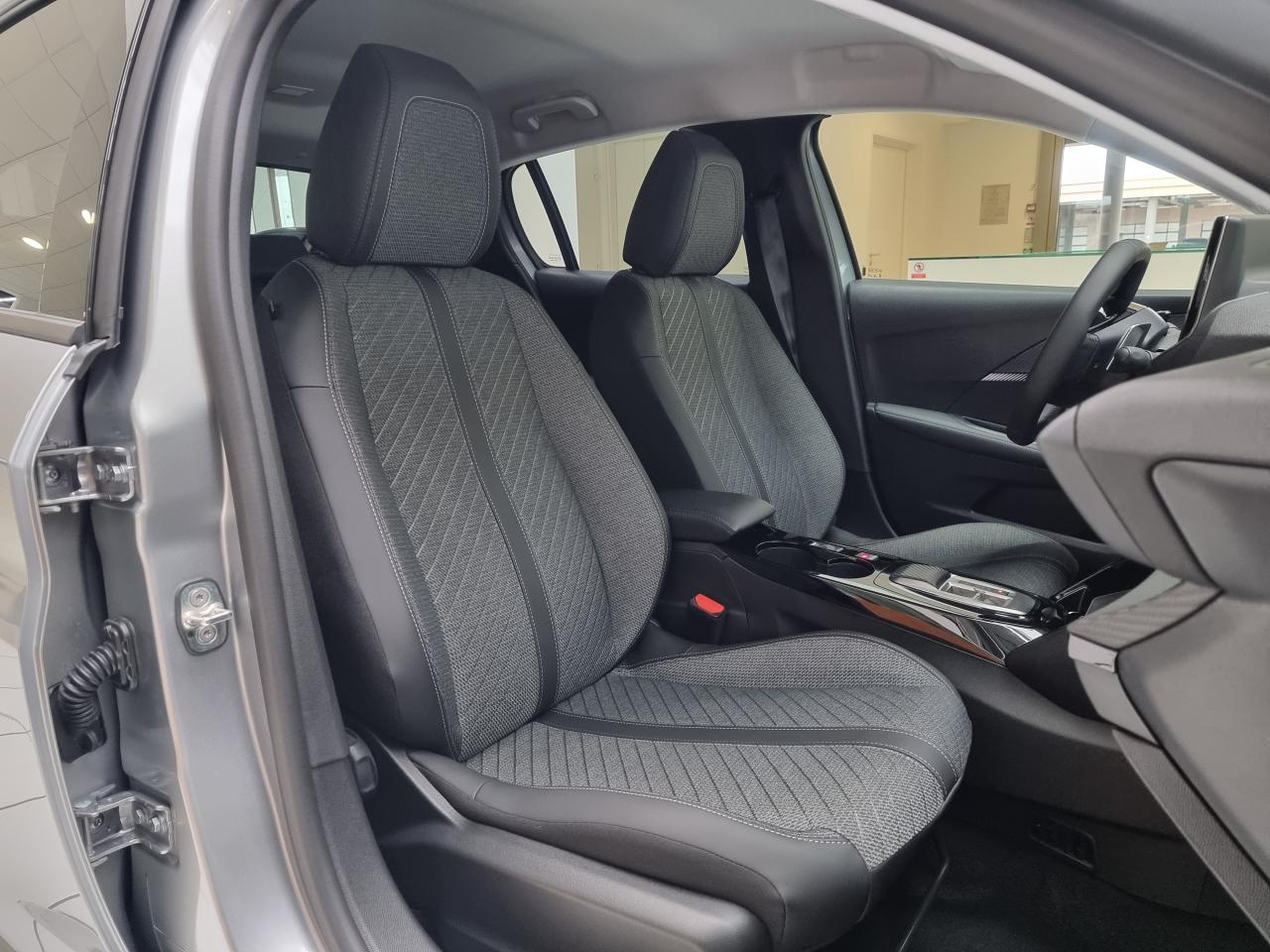 0679-0003330_p68 - PEUGEOT - 208 - 2026 - photo 10