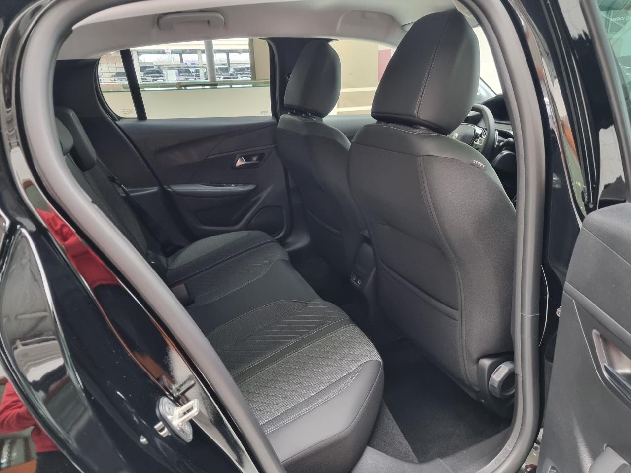 0679-0003331_p68 - PEUGEOT - 208 - 2026 - photo 22