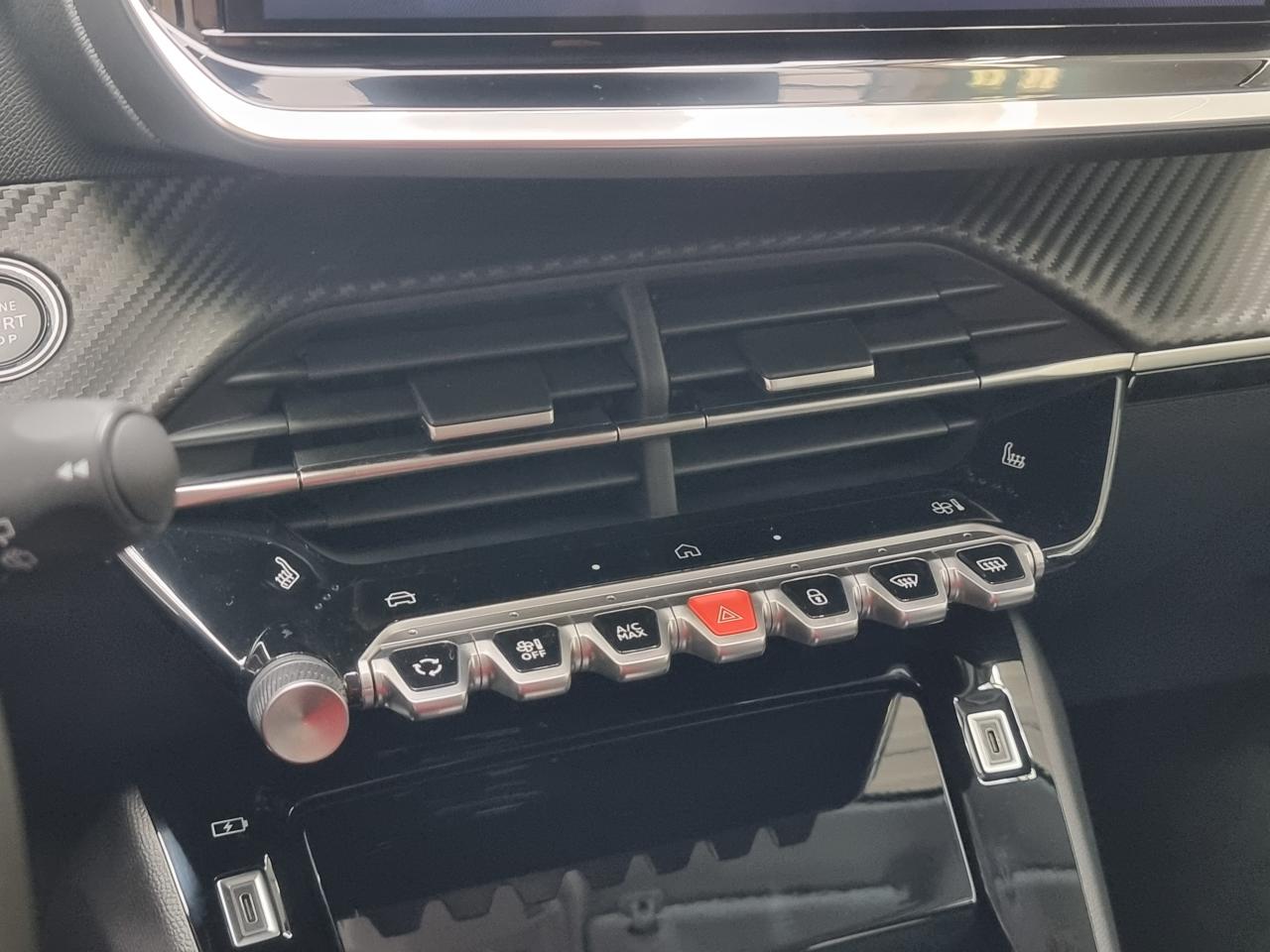 0679-0003334_p68 - PEUGEOT - 208 - 2026 - photo 19