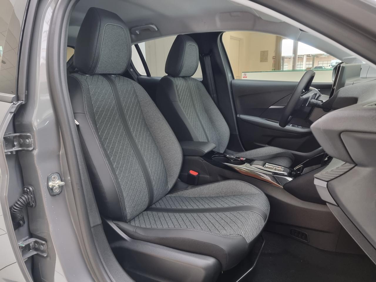 0679-0003334_p68 - PEUGEOT - 208 - 2026 - photo 10