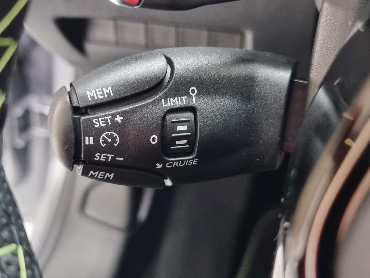 0679-0003378_p68 - PEUGEOT - 208 - 2025 - photo 22