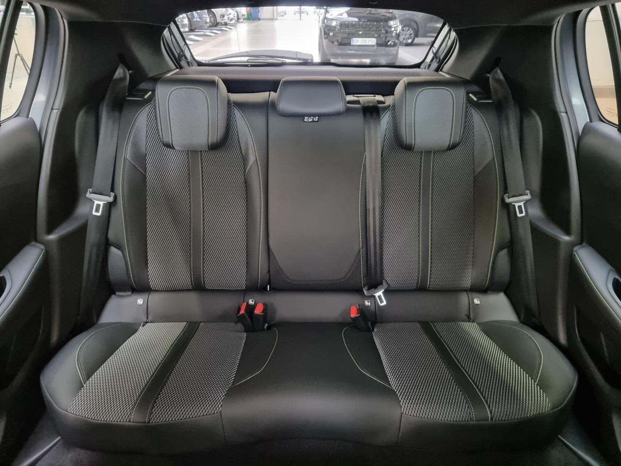 0679-0003378_p68 - PEUGEOT - 208 - 2025 - photo 11