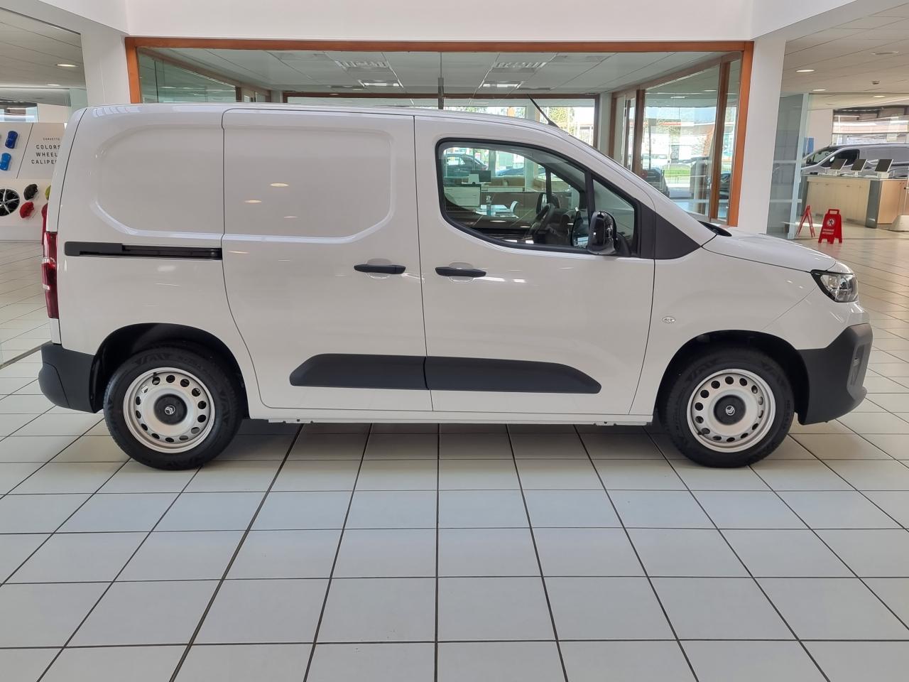 0679-0003380_p68 - CITROEN - BERLINGO - 2025 - photo 26