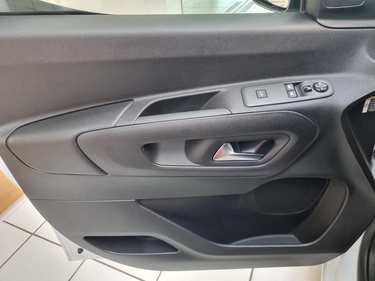 0679-0003381_p68 - CITROEN - BERLINGO - 2025 - photo 19