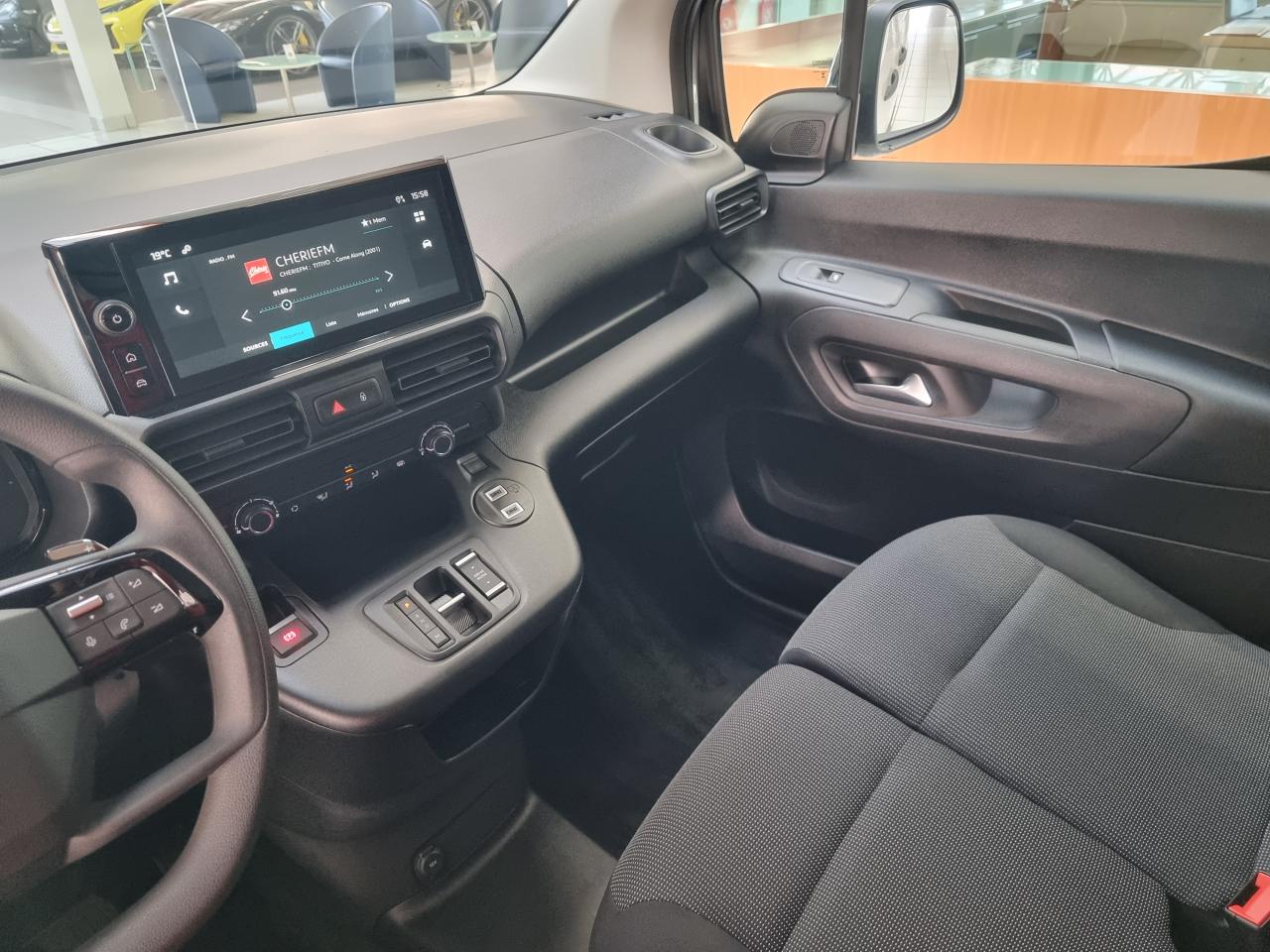 0679-0003381_p68 - CITROEN - BERLINGO - 2025 - photo 4