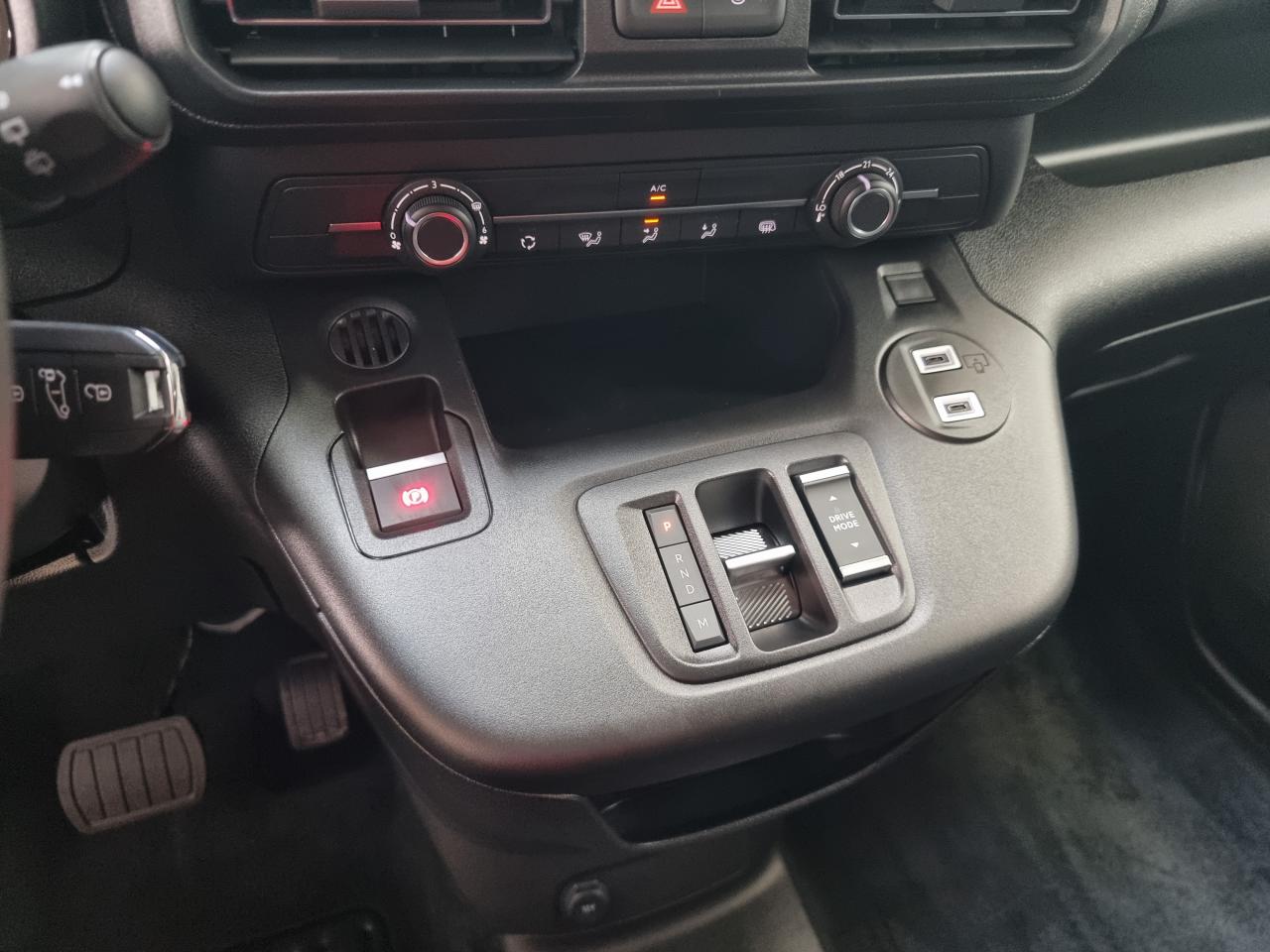 0679-0003381_p68 - CITROEN - BERLINGO - 2025 - photo 20