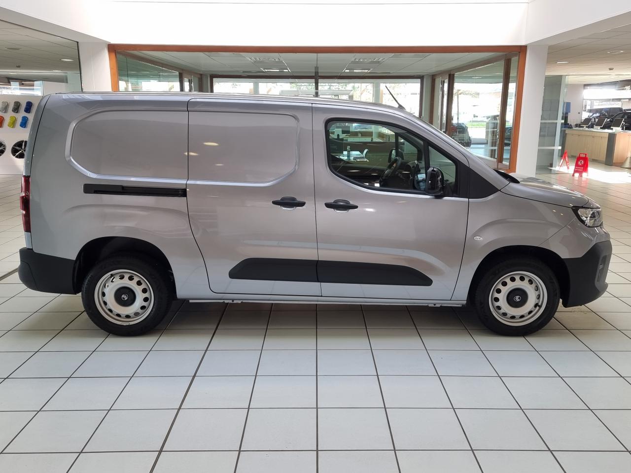 0679-0003383_p68 - CITROEN - BERLINGO - 2025 - photo 26