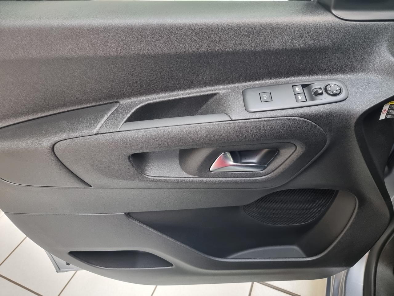 0679-0003383_p68 - CITROEN - BERLINGO - 2025 - photo 19