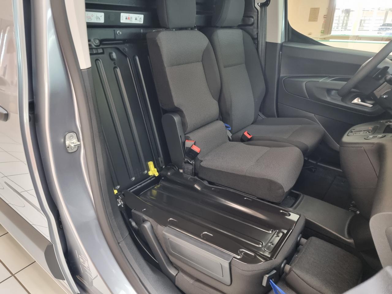 0679-0003383_p68 - CITROEN - BERLINGO - 2025 - photo 10