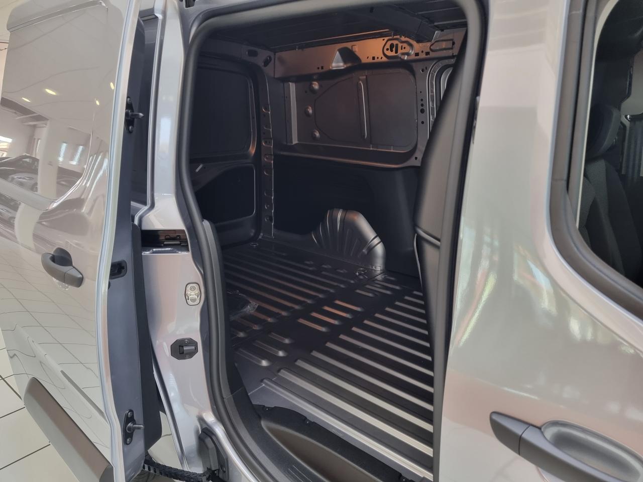 0679-0003383_p68 - CITROEN - BERLINGO - 2025 - photo 16