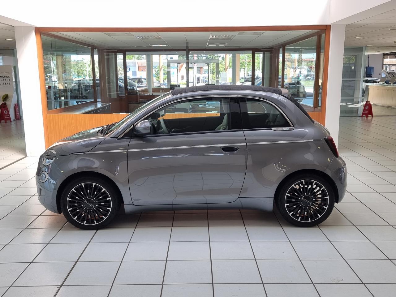 0679-0003391_p68 - FIAT - 500 - 2023 - photo 26