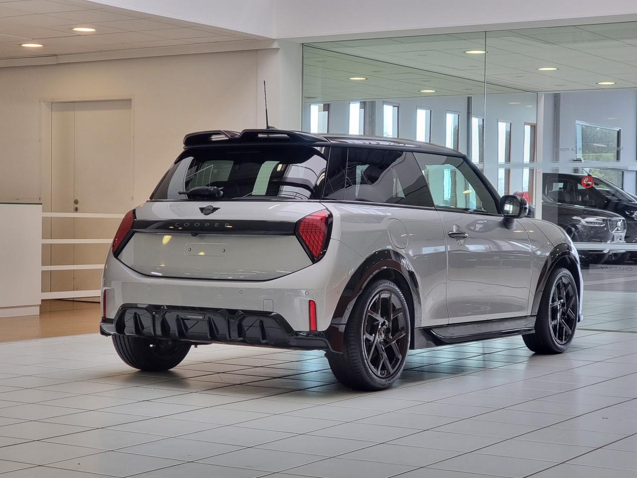 0679-0003396_p68 - MINI - COOPER - 2025 - photo 2