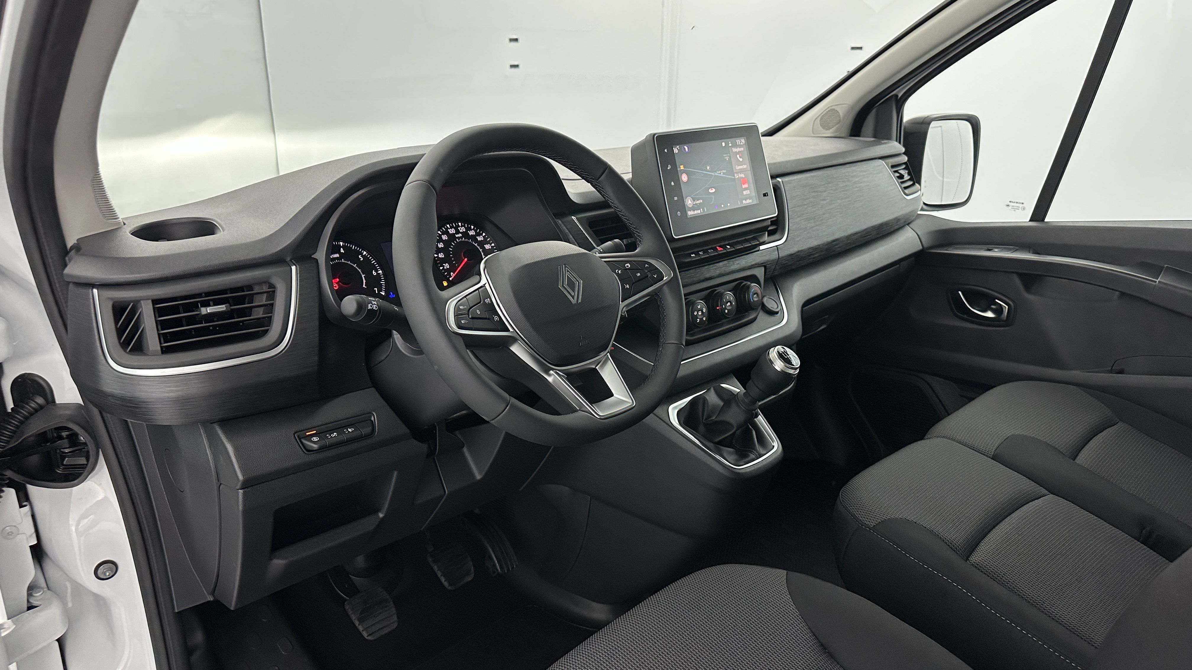 GLI00026543_p53 - RENAULT - TRAFIC - 2025 - photo 14