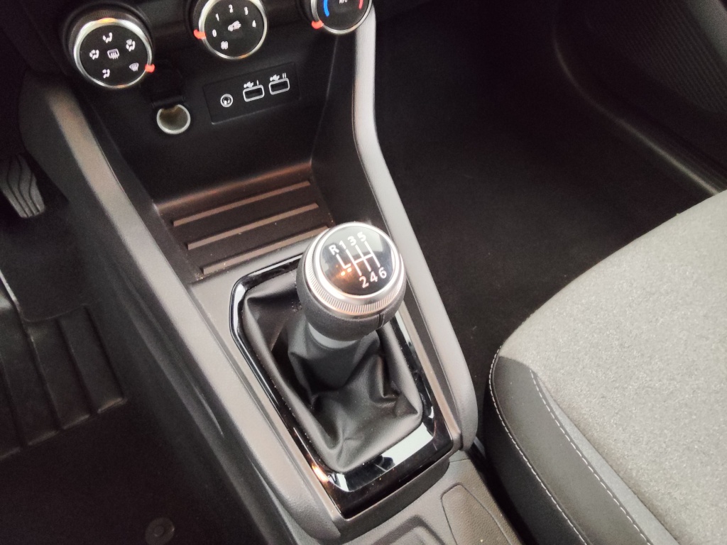 72433_p51 - RENAULT - CLIO - 2025 - photo 13