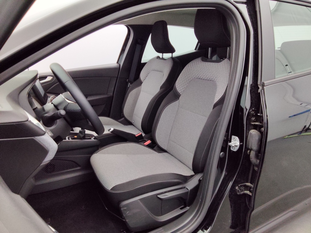 72433_p51 - RENAULT - CLIO - 2025 - photo 14