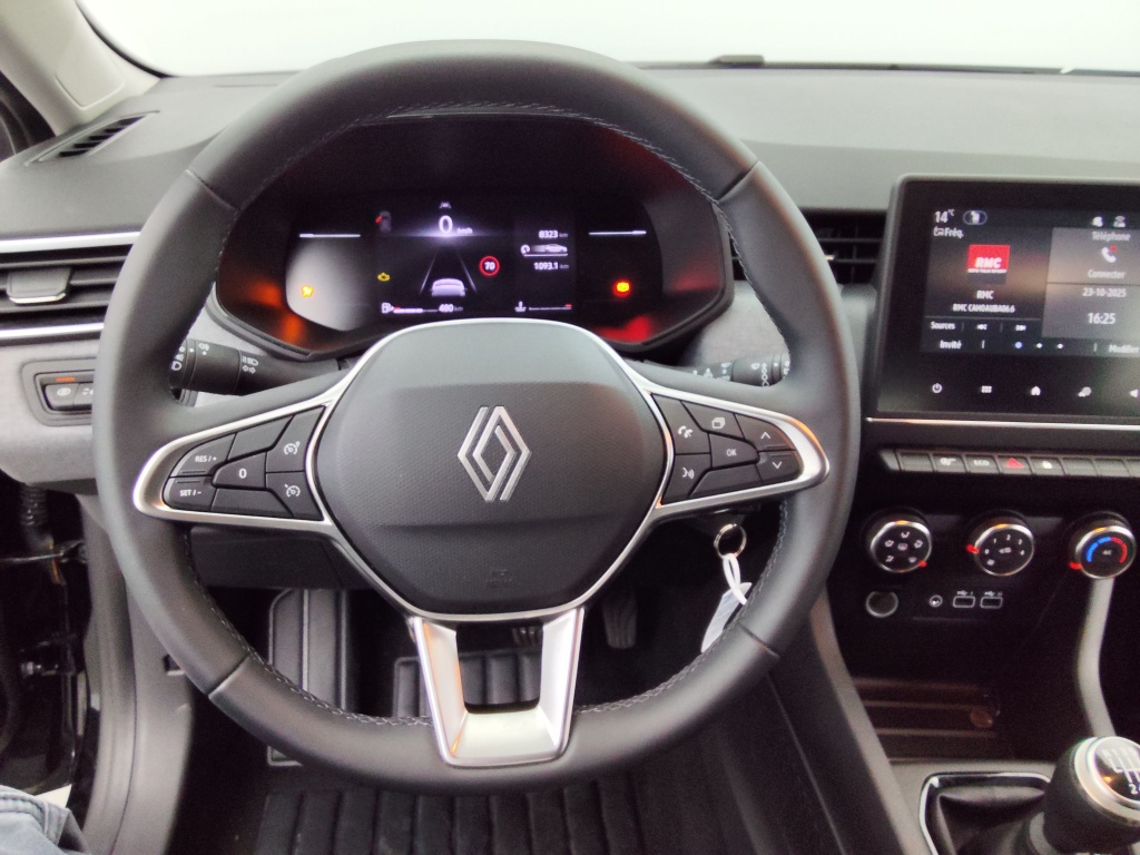 72433_p51 - RENAULT - CLIO - 2025 - photo 16