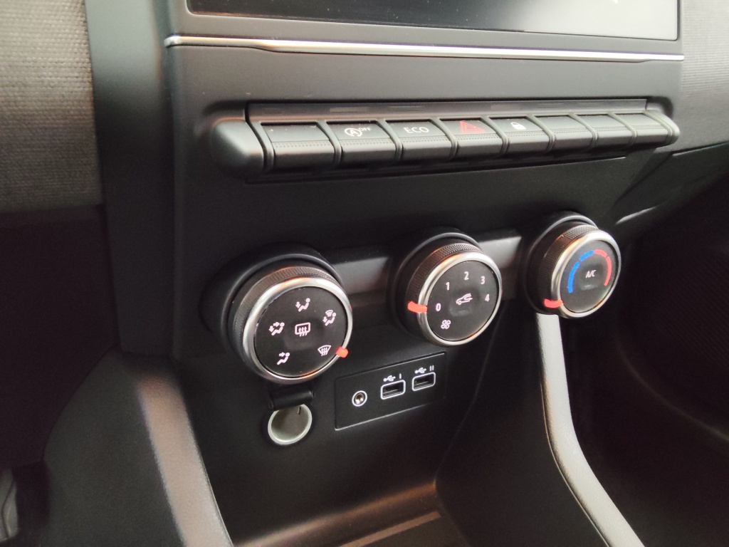 72433_p51 - RENAULT - CLIO - 2025 - photo 7