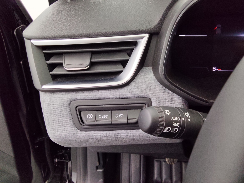 72433_p51 - RENAULT - CLIO - 2025 - photo 8