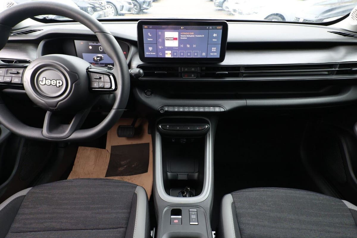 379425_p2 - JEEP - AVENGER - 2026 - photo 8