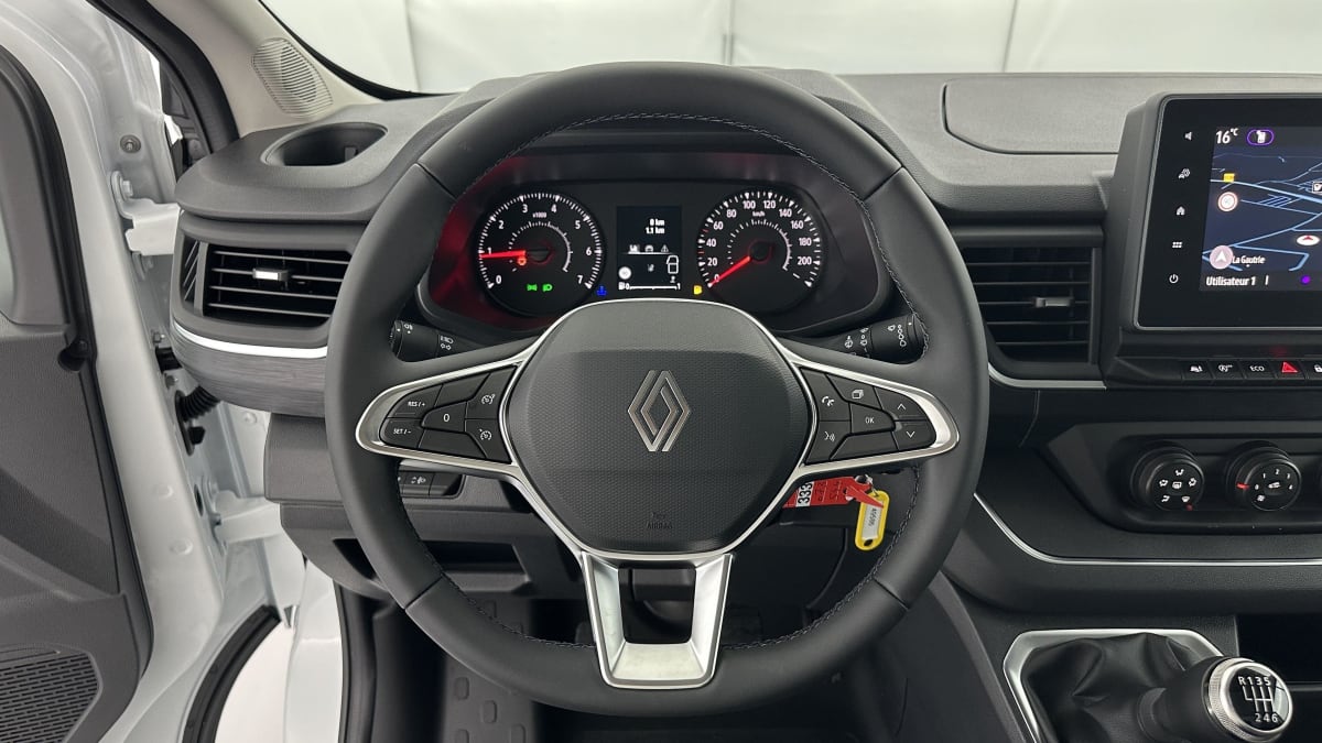 385914_p2 - RENAULT - TRAFIC - 2026 - photo 8